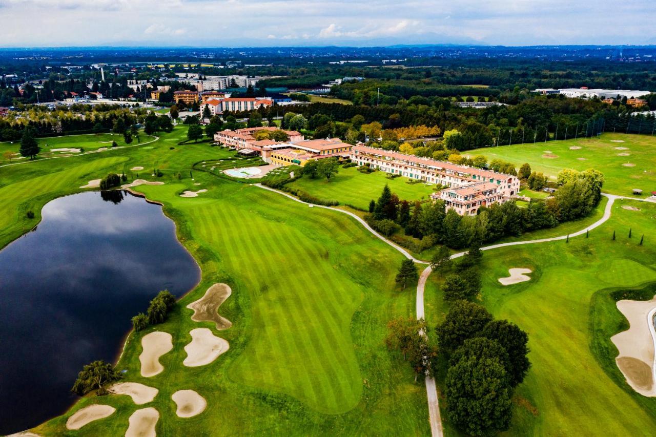 Le Robinie Golf & Resort Solbiate Olona Esterno foto