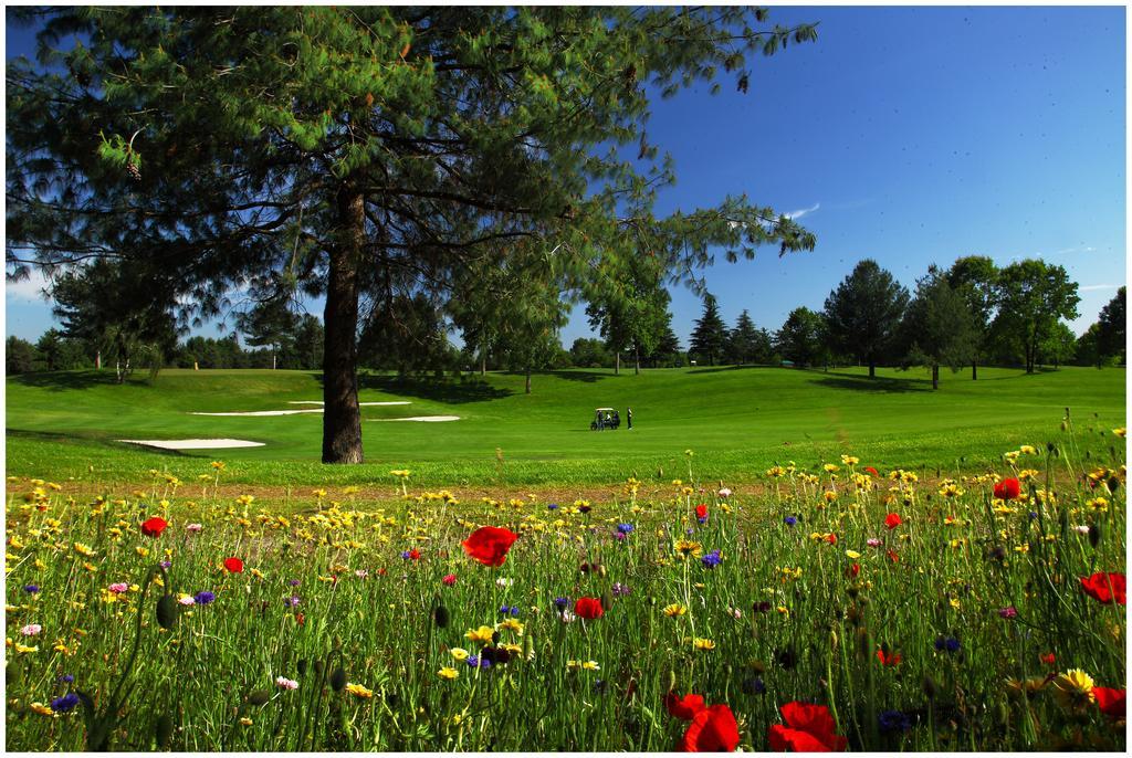 Le Robinie Golf & Resort Solbiate Olona Esterno foto